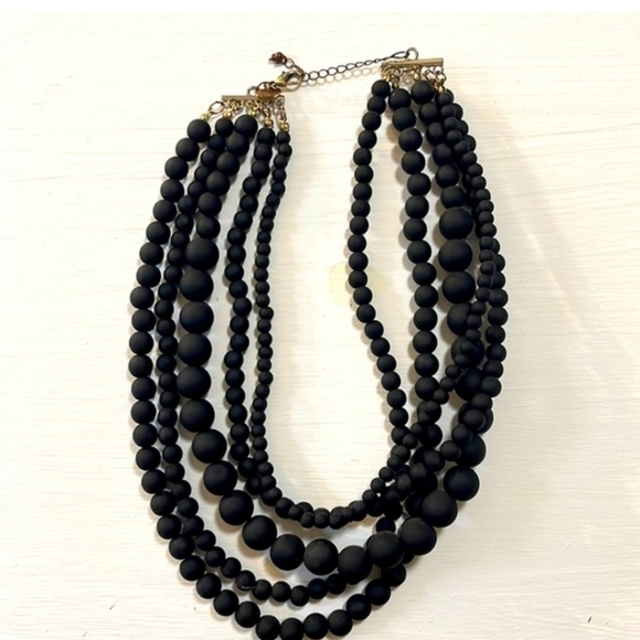 Black matte multiple strands statement necklace and earrings set - Picture 2 of 4